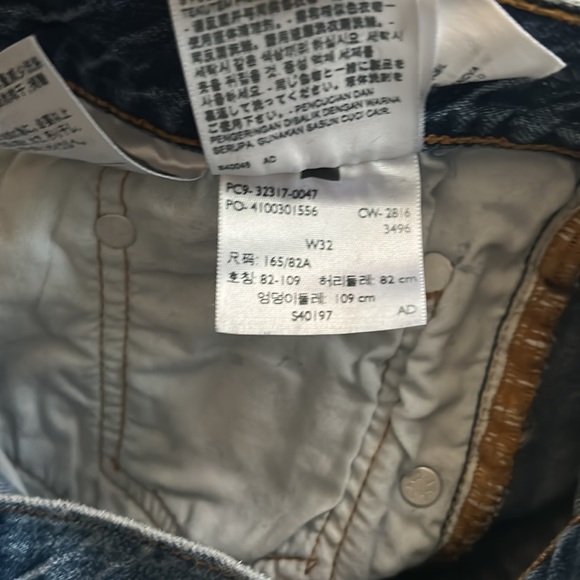 Levi’s 501 Denim Shorts - Picture 4 of 6